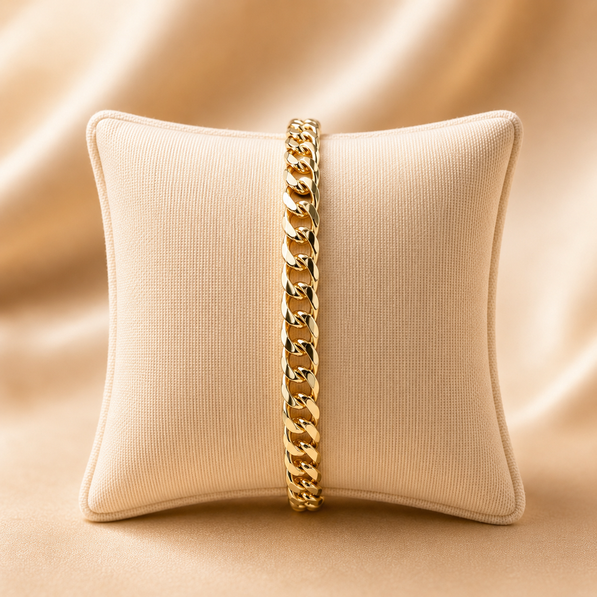 The Current Gold Curb Chain Bracelet | Milan Jewelry